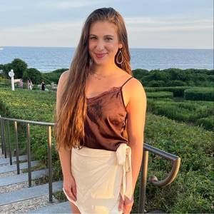 Meet your Posher, Lauren